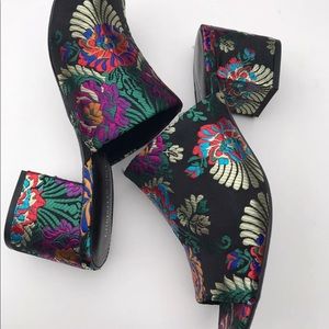NWT Christian Siriano Mules 9.5 Embroidered